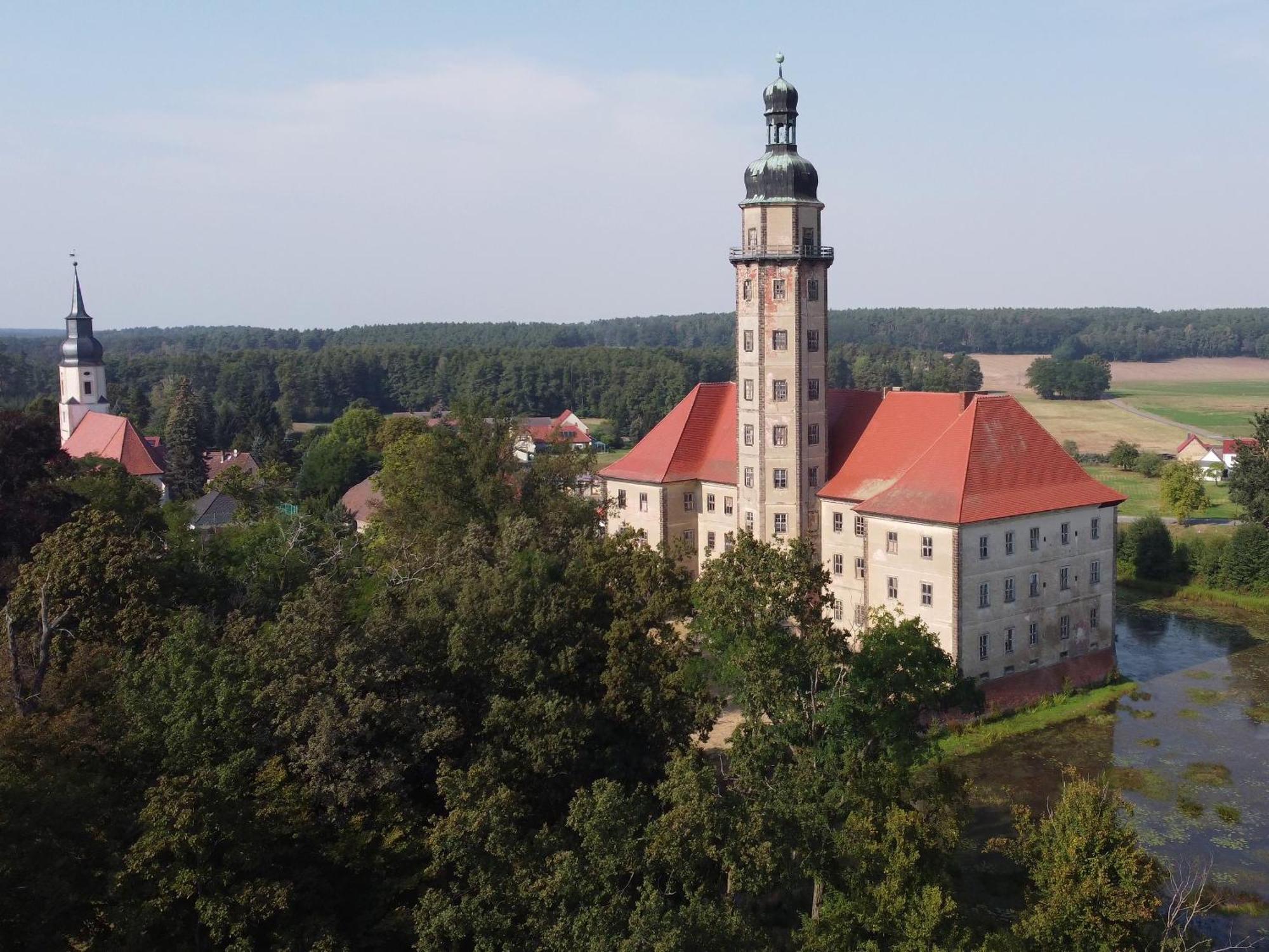 Resort "Schloss Reinharz" Bad Schmiedeberg Εξωτερικό φωτογραφία
